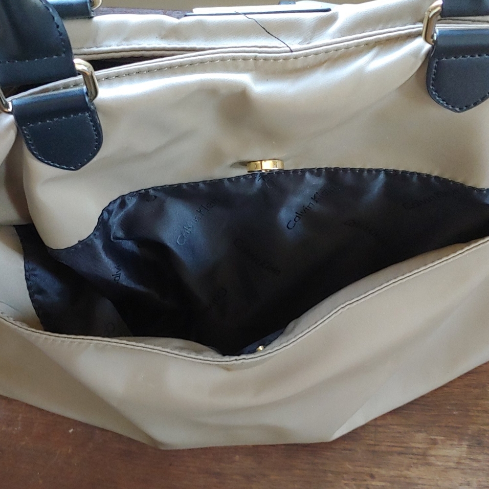 Calvin Klein tote - Picture 4 of 5